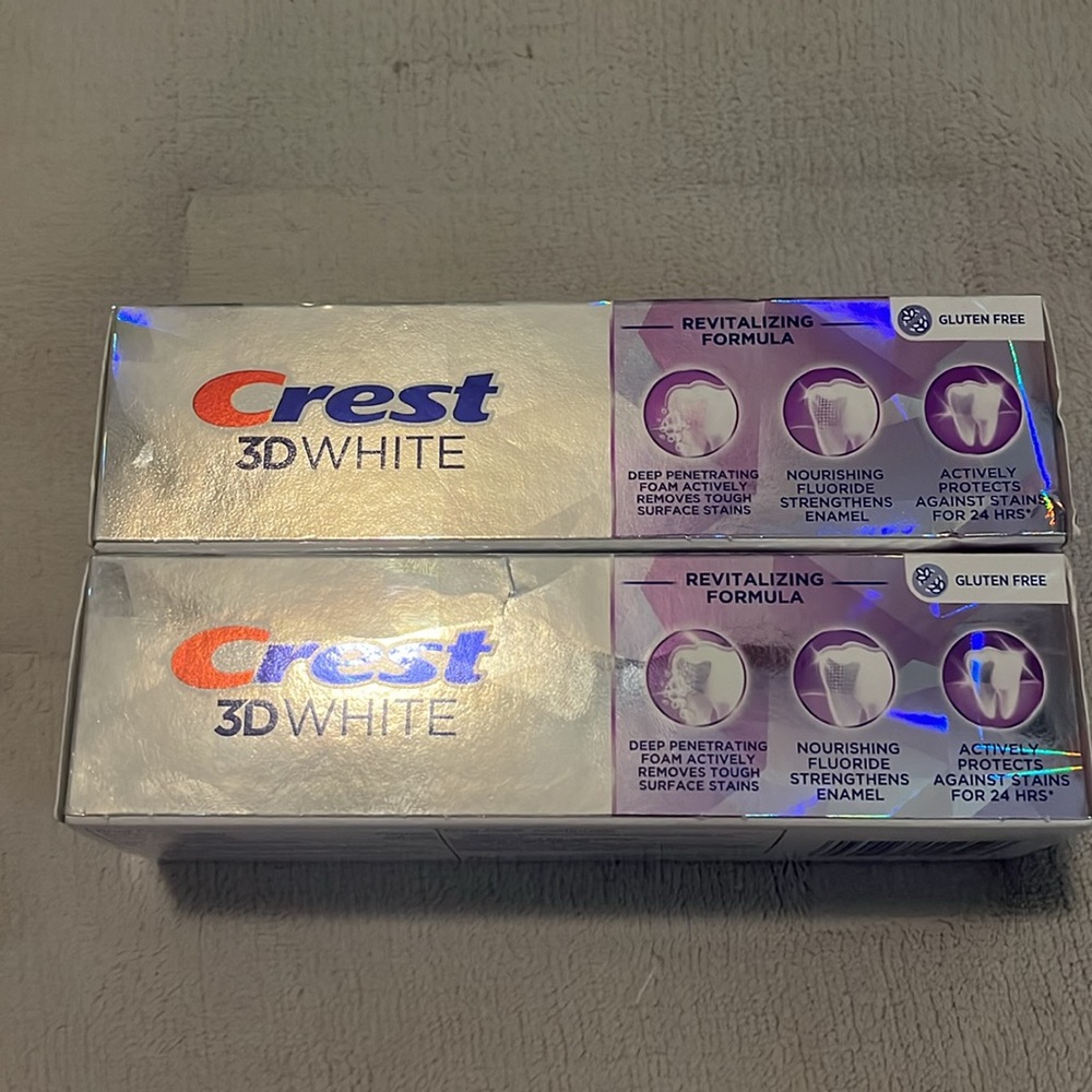 NWT Crest 3D White Brilliance Toothpastes - Picture 2 of 5